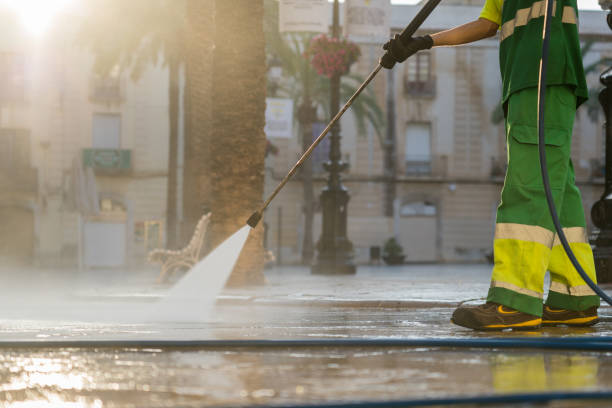 Best Pool Deck Cleaning  in Santa Anna, TX